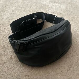 Lo & Sons Soft Black Leather Belt Bag